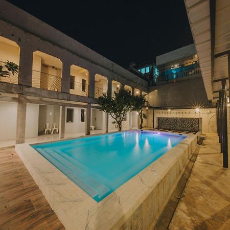 Hotel October Пхукет Экстерьер фото