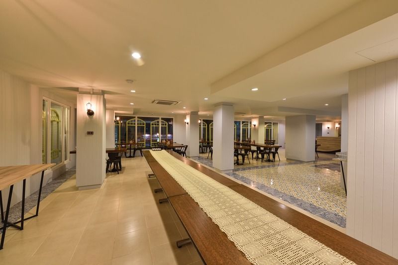 Hotel October Пхукет Экстерьер фото