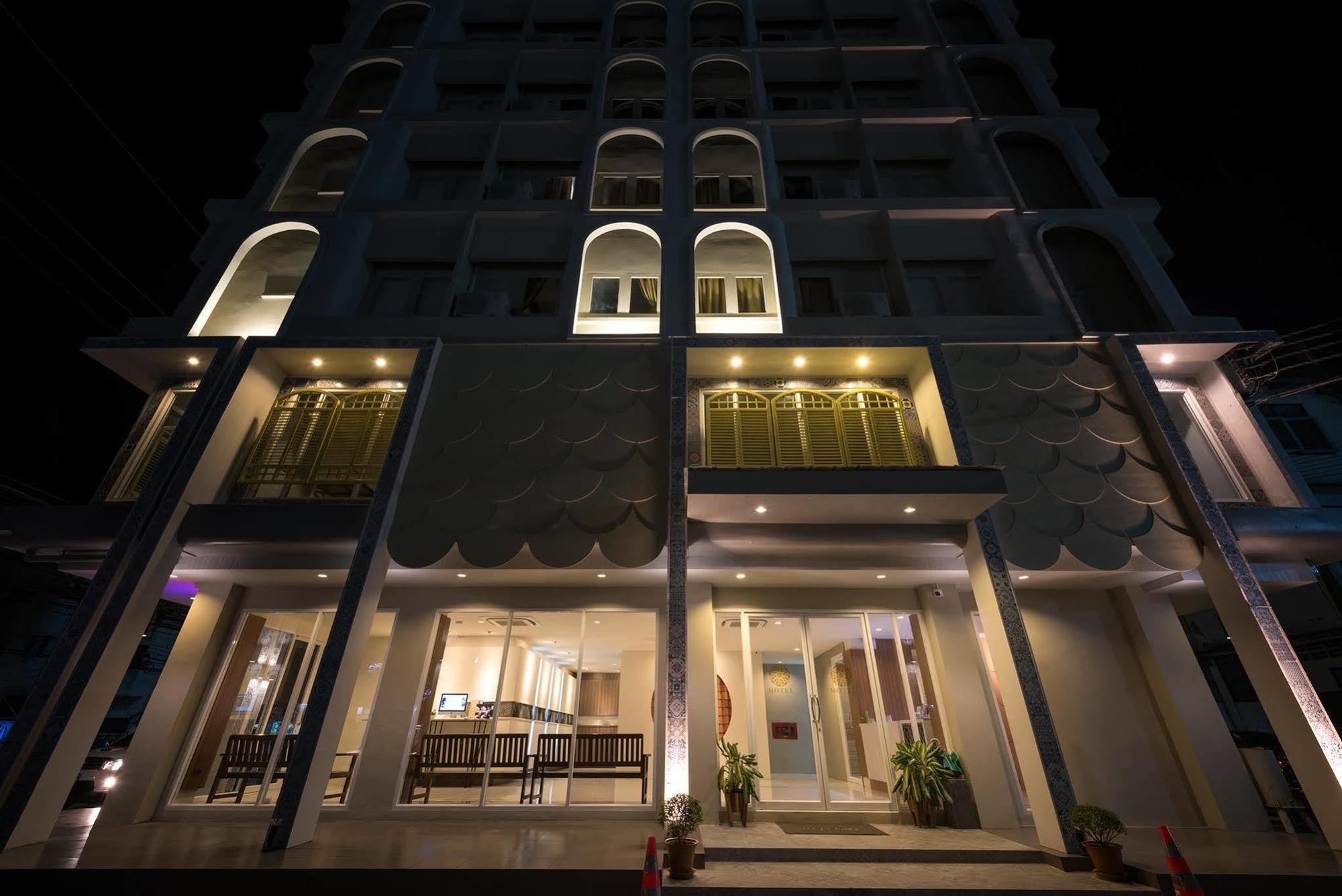 Hotel October Пхукет Экстерьер фото